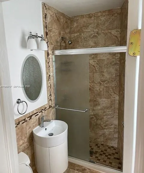 2121 Biarritz Dr #5 — Photo 2