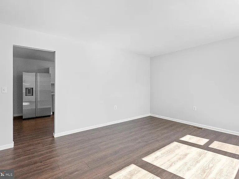 415 Hamilton St — Photo 3