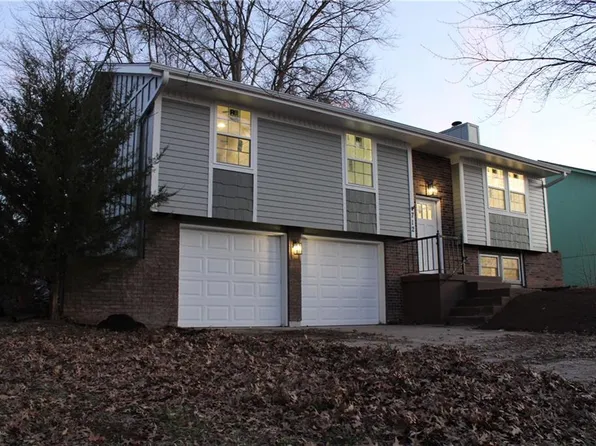 712 SE Shawn Dr, Blue Springs, MO 64014