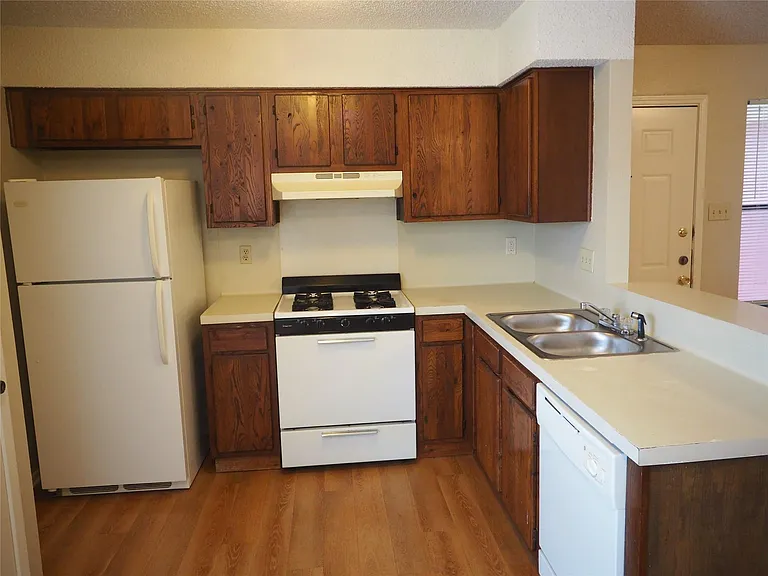 11300 Nicole Cv — Photo 6