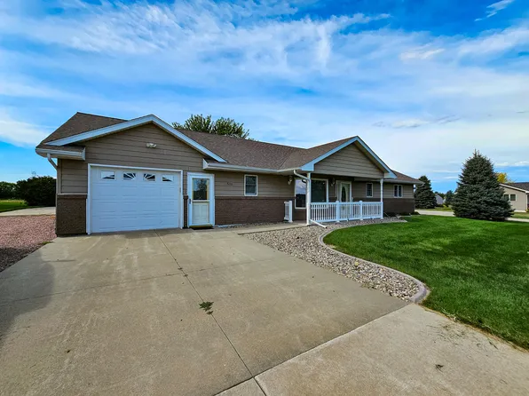 516 Spillway Dr, Pickstown, SD 57367