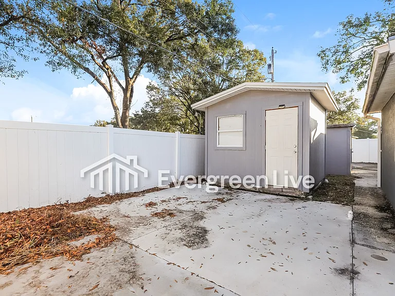 7006 Robindale Rd — Photo 20