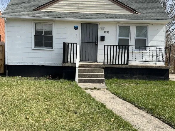 8638 Heyden St, Detroit, MI 48228