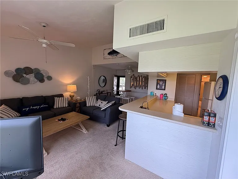 5590 Trailwinds Dr #421 — Photo 5