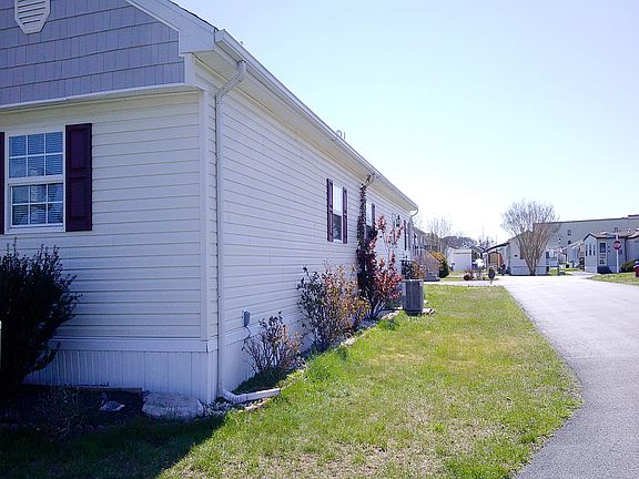 4th image of 1 Powder Horn Ln
