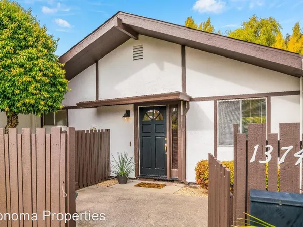 1375 Mission Dr, Sonoma, CA 95476