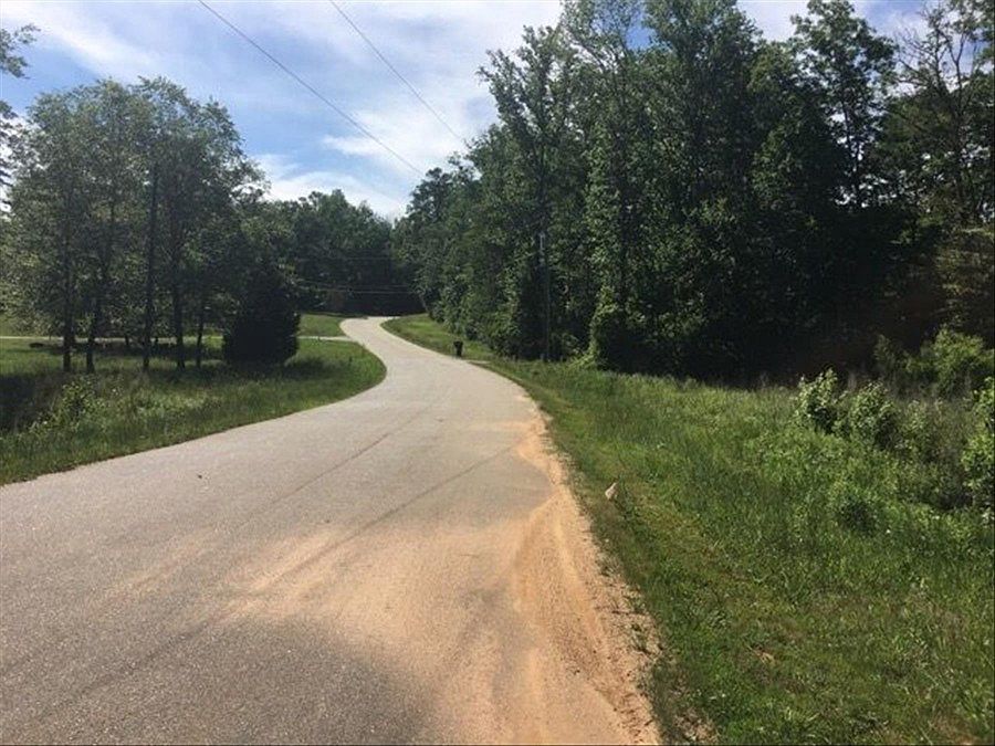 2nd image of 461 Brooks Rd