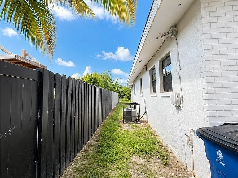 1572 Cypress Dr — Photo 17