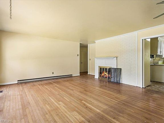 4th image of 122 Stanley Dr