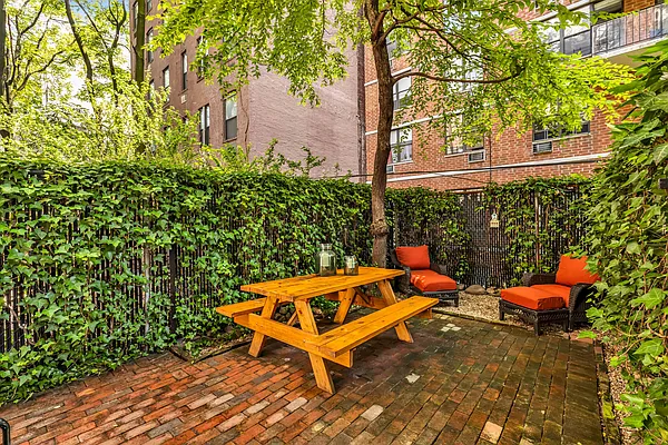 Rented by NY Living Solutions | media 1