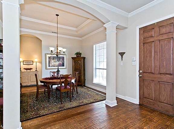 4th image of 1701 Teakwood Dr