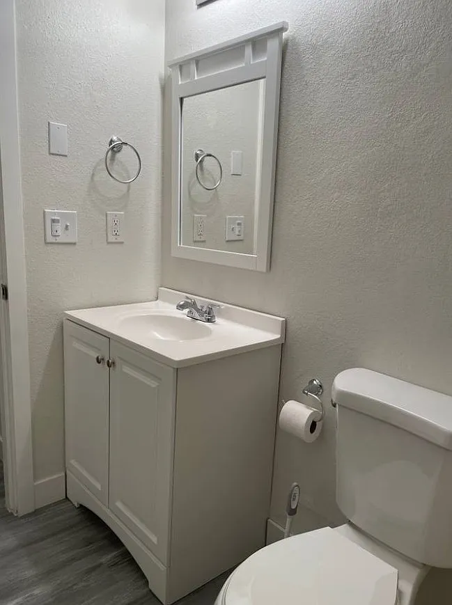 3 bed, 1027 sqft, $1,949 — Photo 3