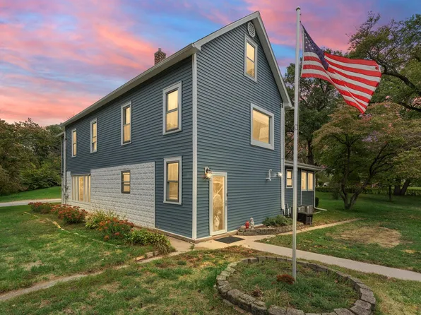 405 Garfield Ave, New Chicago, IN 46342
