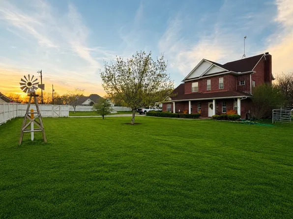 103 Tusk Ct, Weatherford, TX 76085