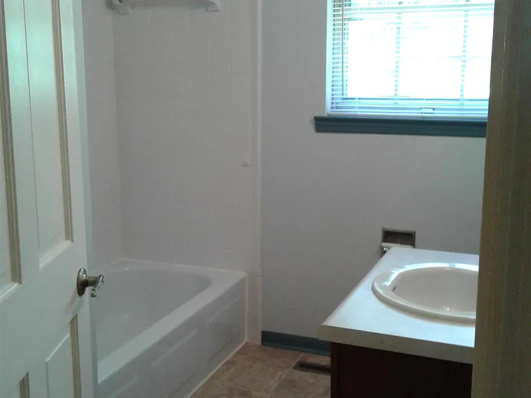 1619 Wendy Cir — Photo 22