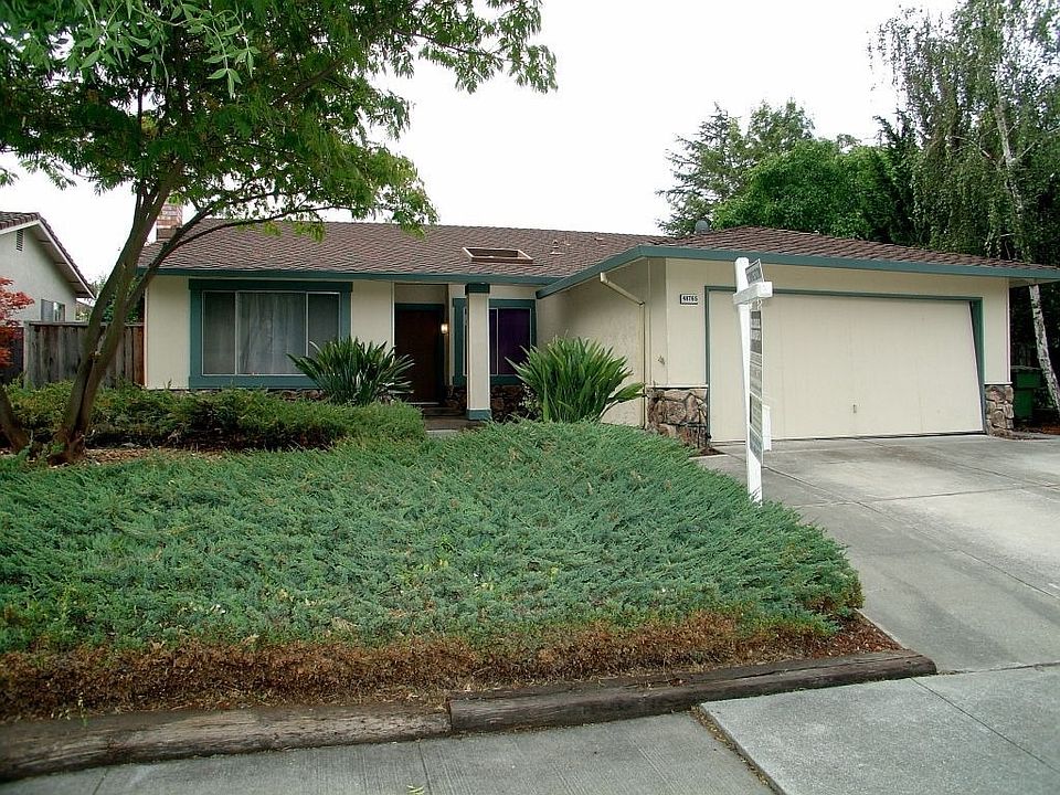 1st image of 48765 Big Horn Ct