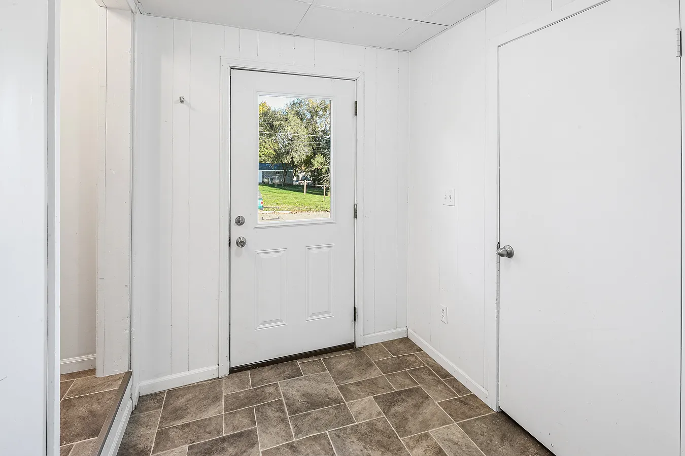 2 bed, 850 sqft, $900 — Photo 2