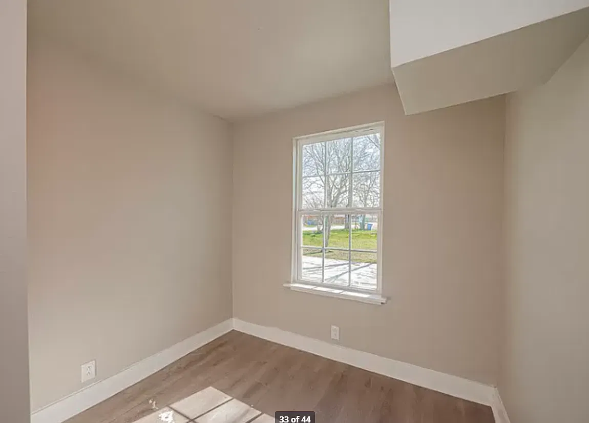 3 bed, 2.0 bath, 1072 sqft, $1,620 — Photo 3