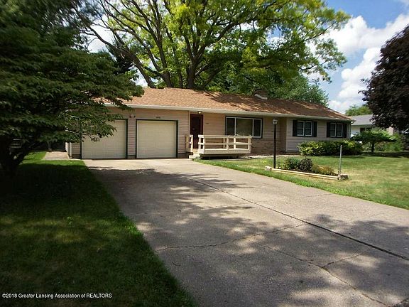 2nd image of 4323 Oakwood Dr