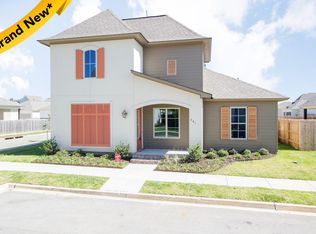 201 Catamaran Dr, Youngsville, LA 70592
