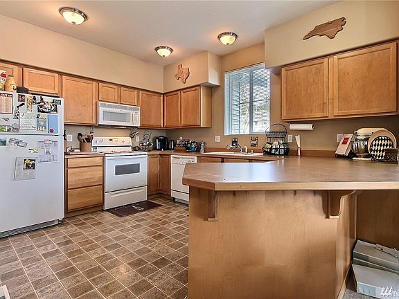 4th image of 2685 Bronson Ave #B