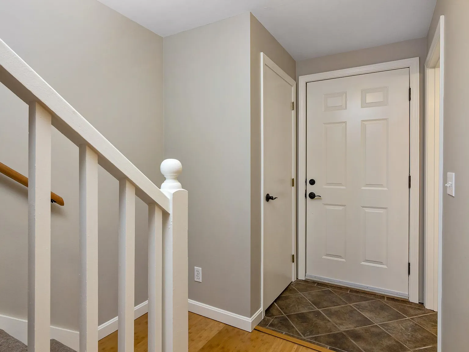 1 bed, 707 sqft, $2,300 — Photo 2