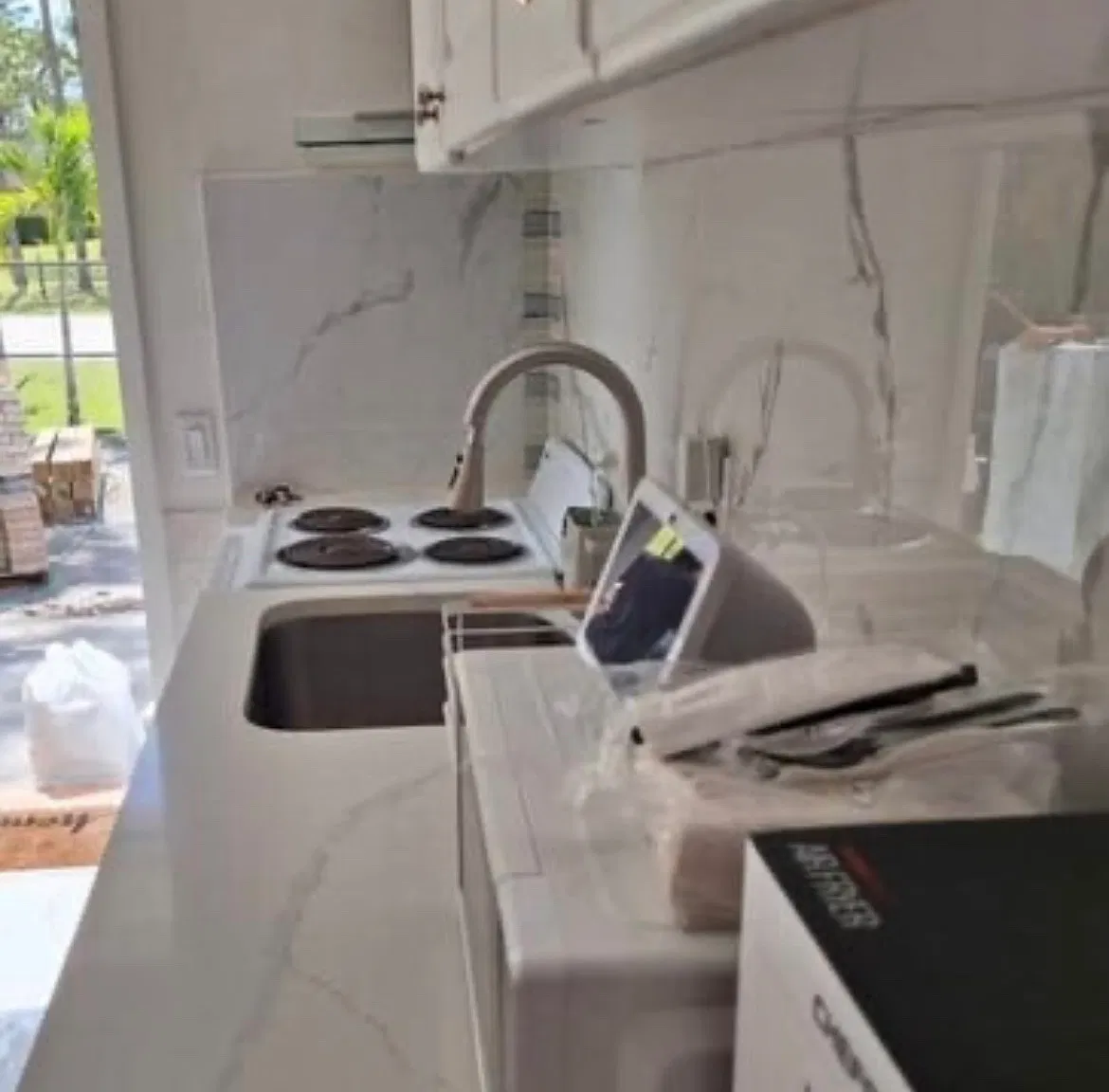 1 bed, 400 sqft, $1,300 — Photo 3