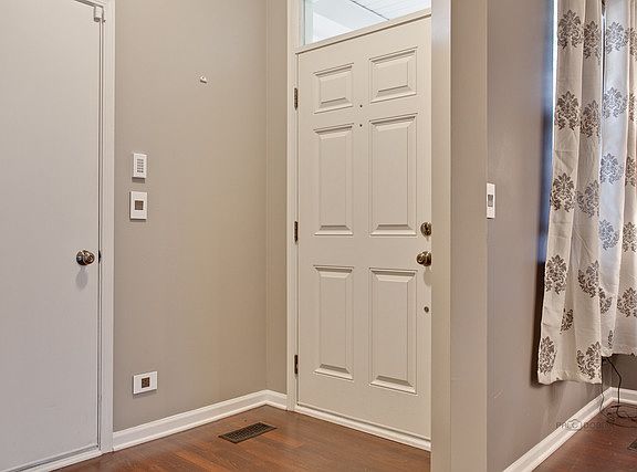 4th image of 562 W Kristina Ln