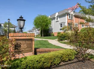 65 E River Rd APT 14, Rumson, NJ 07760