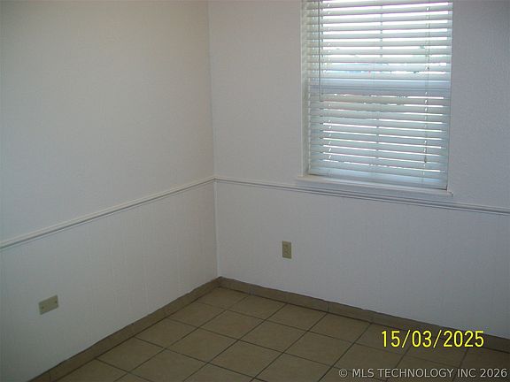 5th image of 303 Willow St