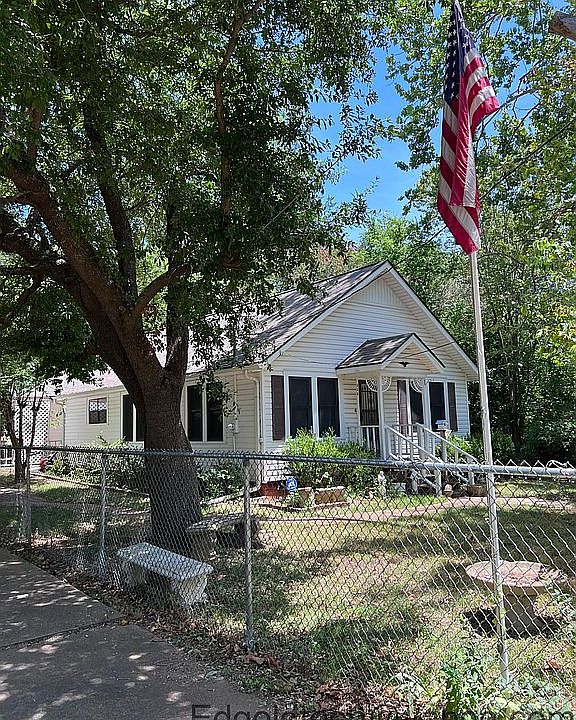 1st image of 828 Tennessee Ave