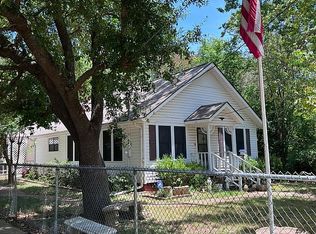 828 Tennessee Ave, Palestine, TX 75801