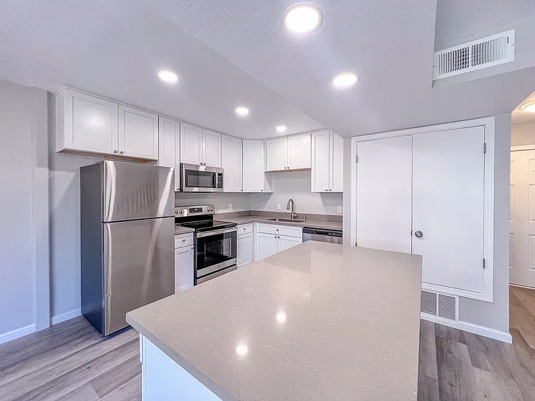 Adobe Creek Apartments — Photo 34