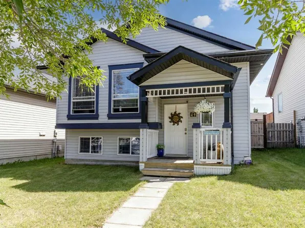 49 N Wildrose Dr, Sylvan Lake, AB T4S 2K8