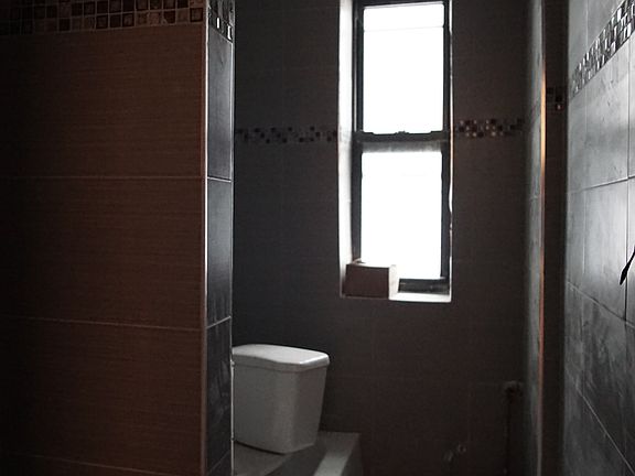 5th image of 65 Clarkson Ave