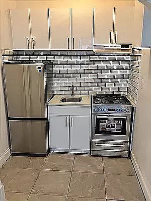 2nd image of 574 9th Ave APT 2