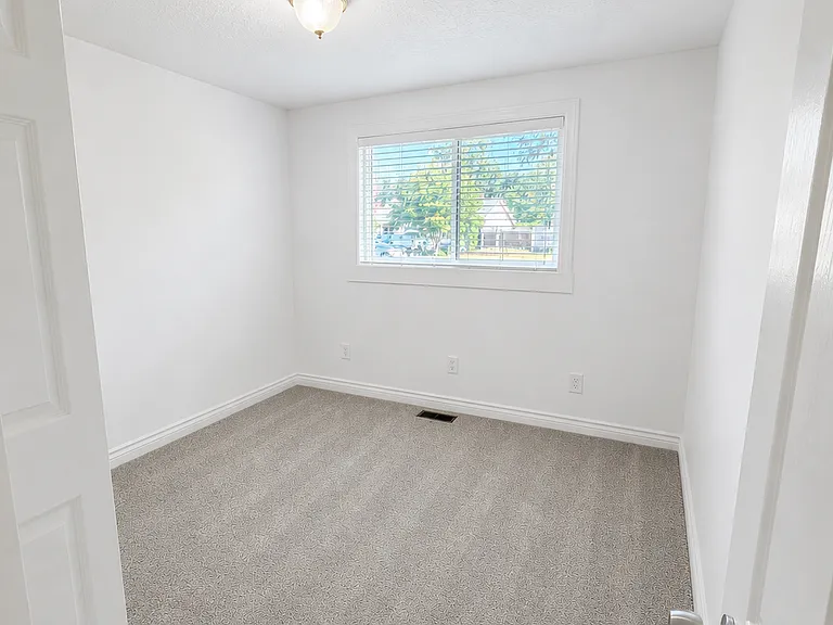 15506 NE 32nd St — Photo 7