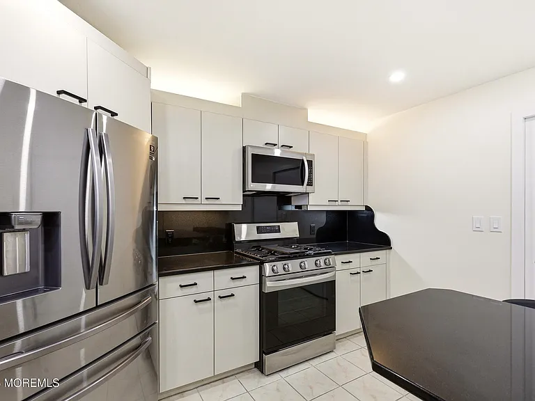 300 Ocean Ave N #C1 — Photo 12