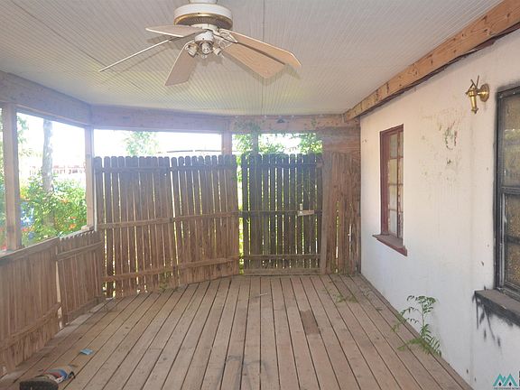 3rd image of 707 N Guadalupe St