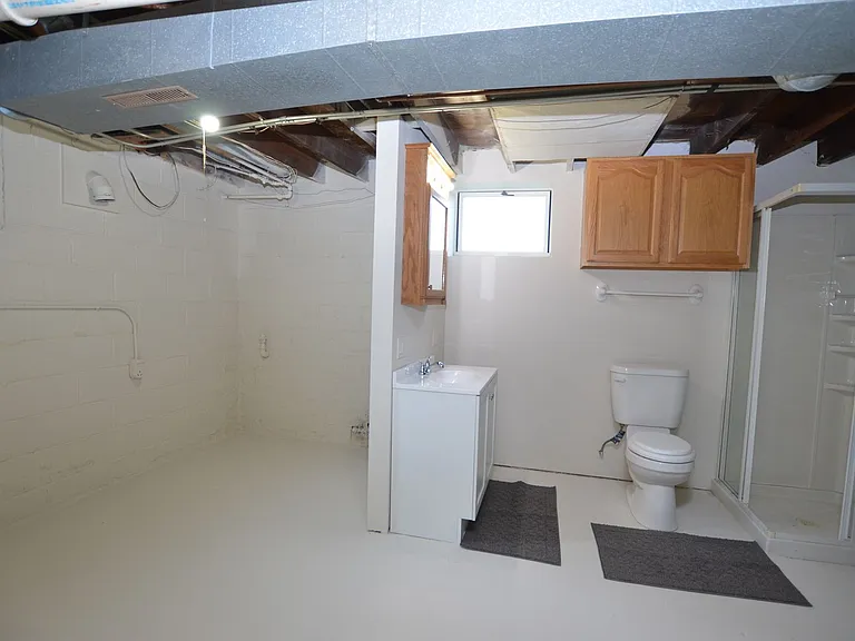 1350 Elder Ln — Photo 12
