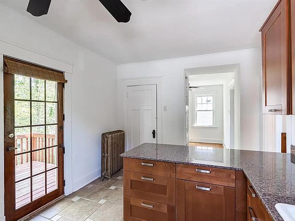 4th image of 2848 Markbreit Ave #2