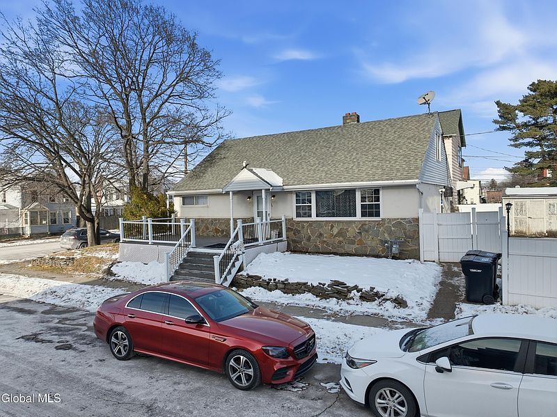 3rd image of 25 111th Street