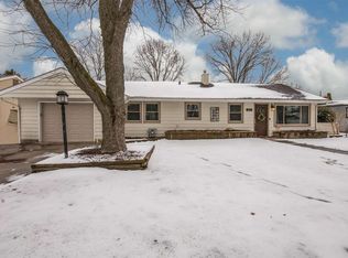 2017 Spring Brook Ave, Rockford, IL 61107