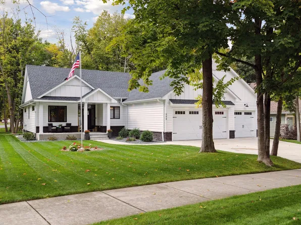 608 Chalupsky Ave SE, New Prague, MN 56071
