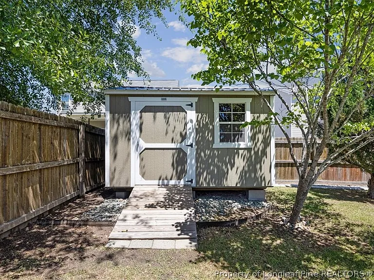 134 Huzzas Cir — Photo 23