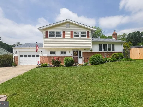 5 Woodbury Ct, Wilmington, DE 19805