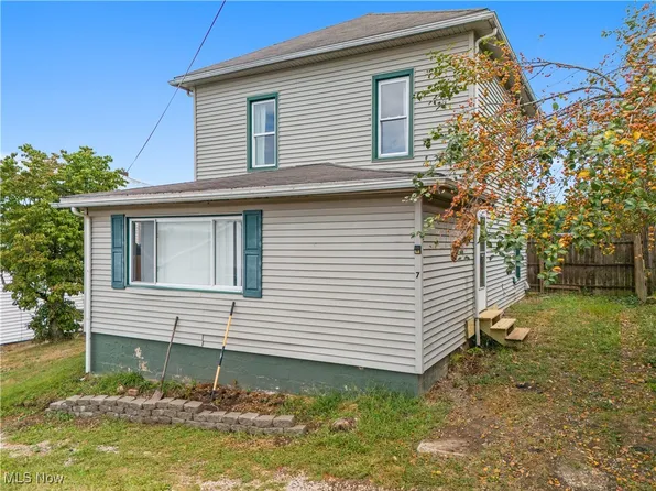 7 S Ohio St, Dellroy, OH 44620