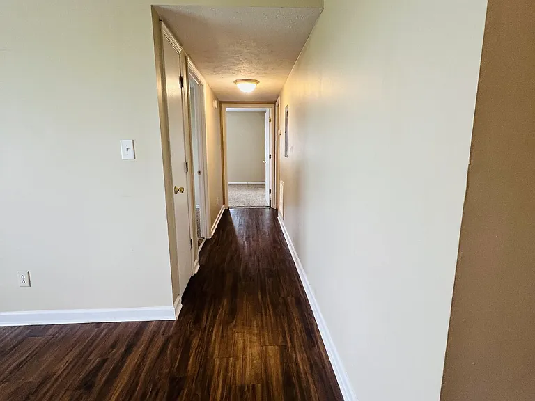 2 bed, 1.0 bath, 965 sqft, $925 — Photo 11