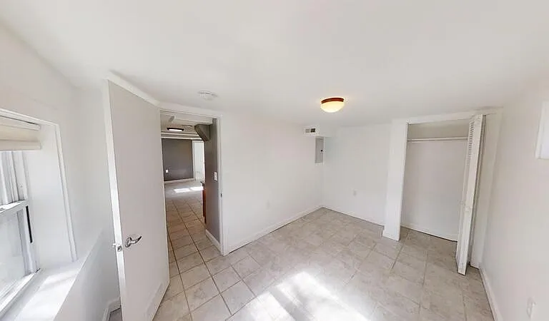 2 N Normal St #3 — Photo 12