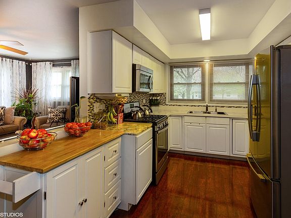 4th image of 1406 Brentwood Pl